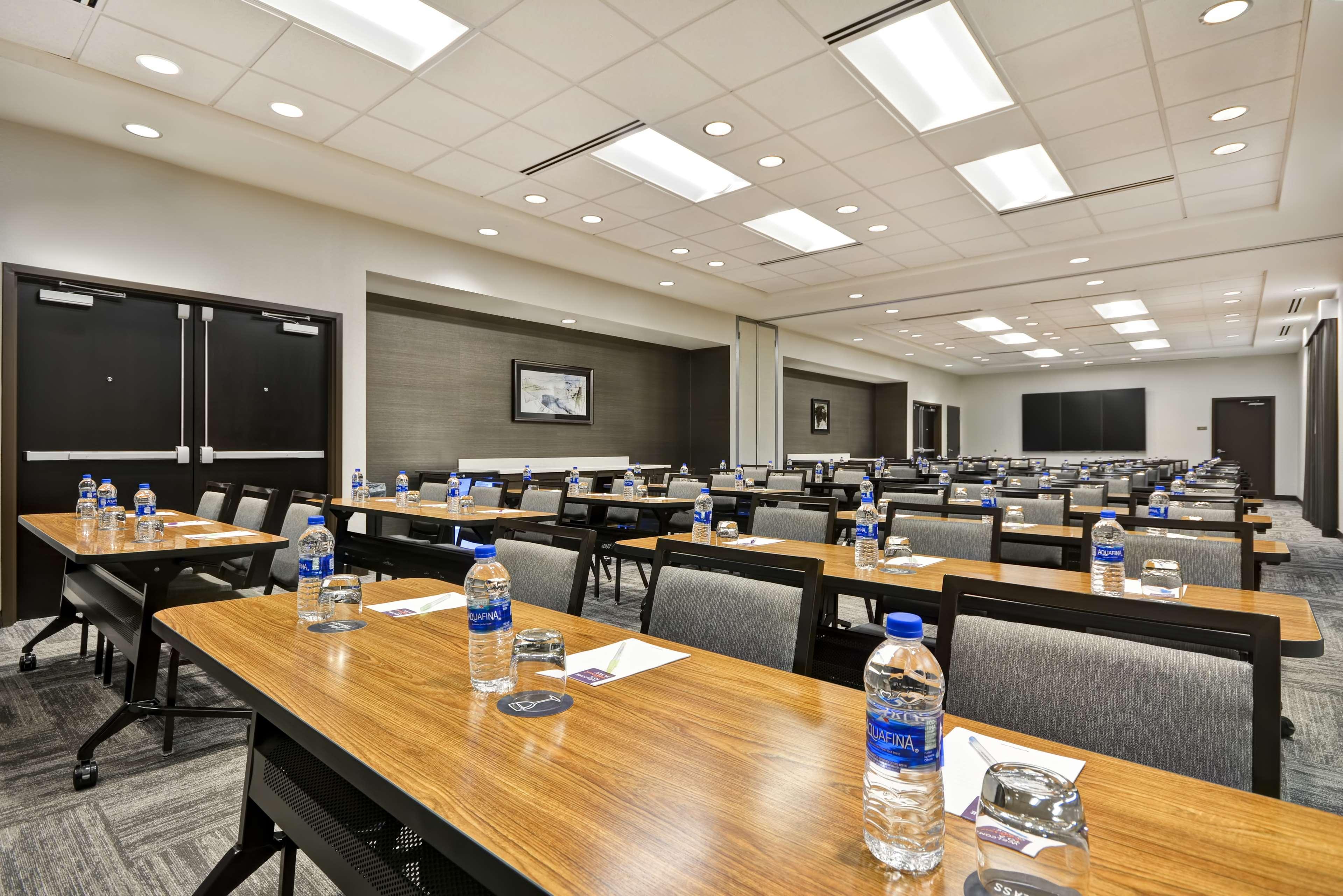 Hyatt Place Fresno Extérieur photo
