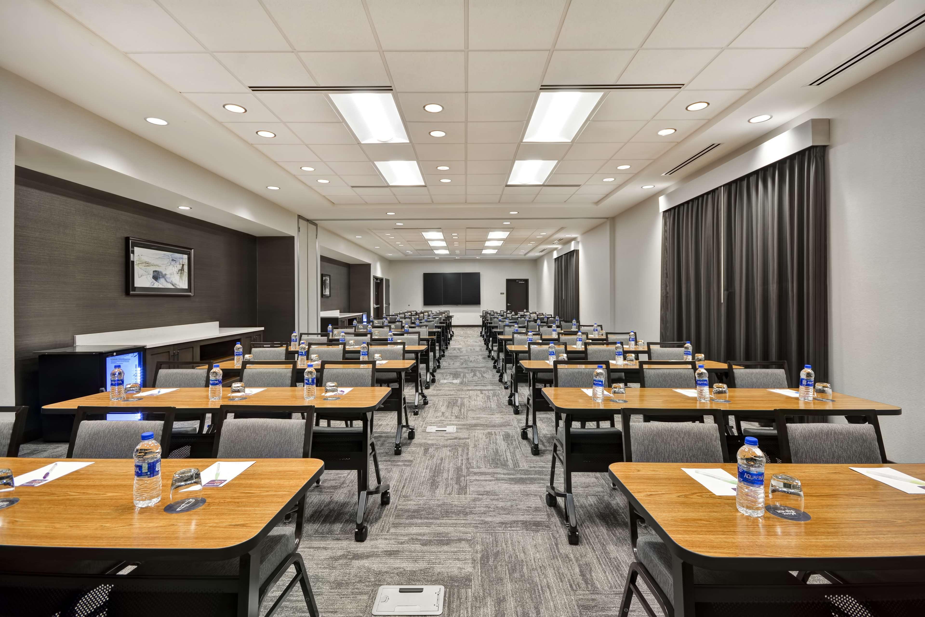 Hyatt Place Fresno Extérieur photo